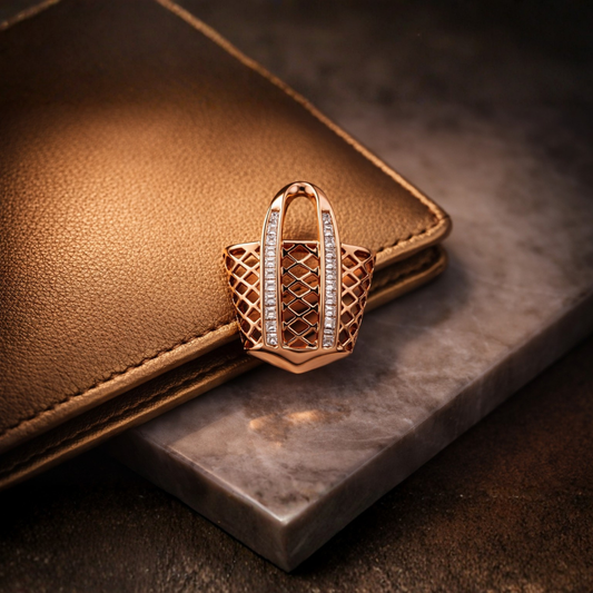 Luxe Carry Élan Pendant by Silvanya